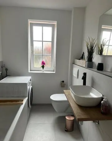 Exklusiver Traum An Der Ostsee Mit Garten 5min Vom 아파트 샬베우츠